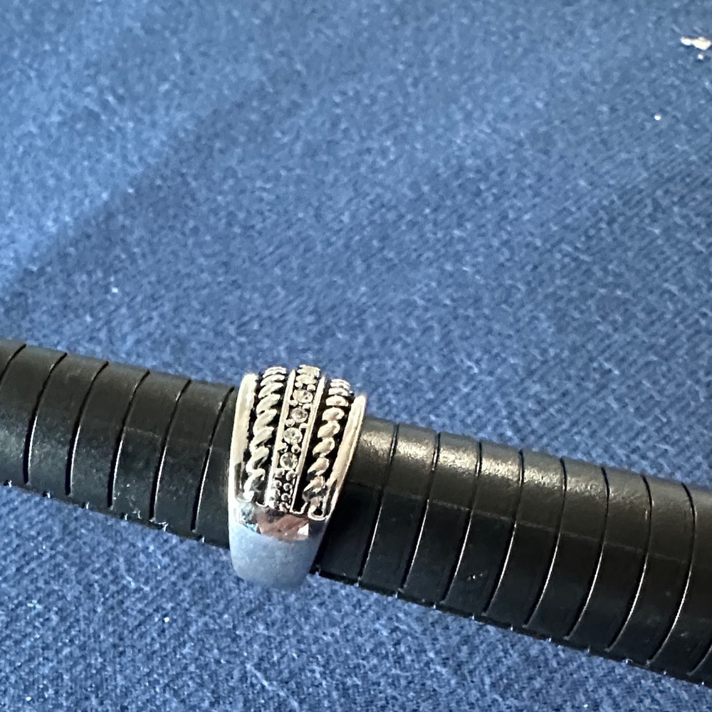 Lia Sophia Silver Ring with Black Detailing - Picture 4 of 6